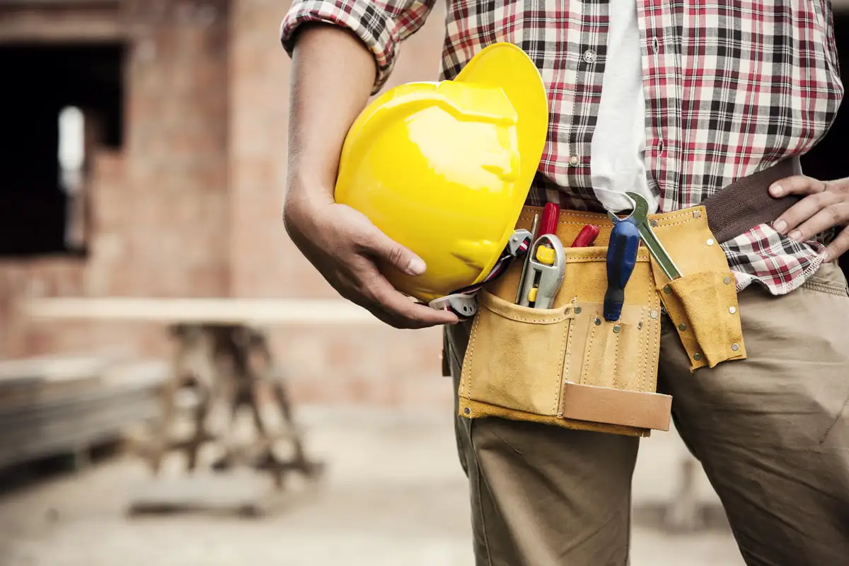 construction-worker-_1_-min